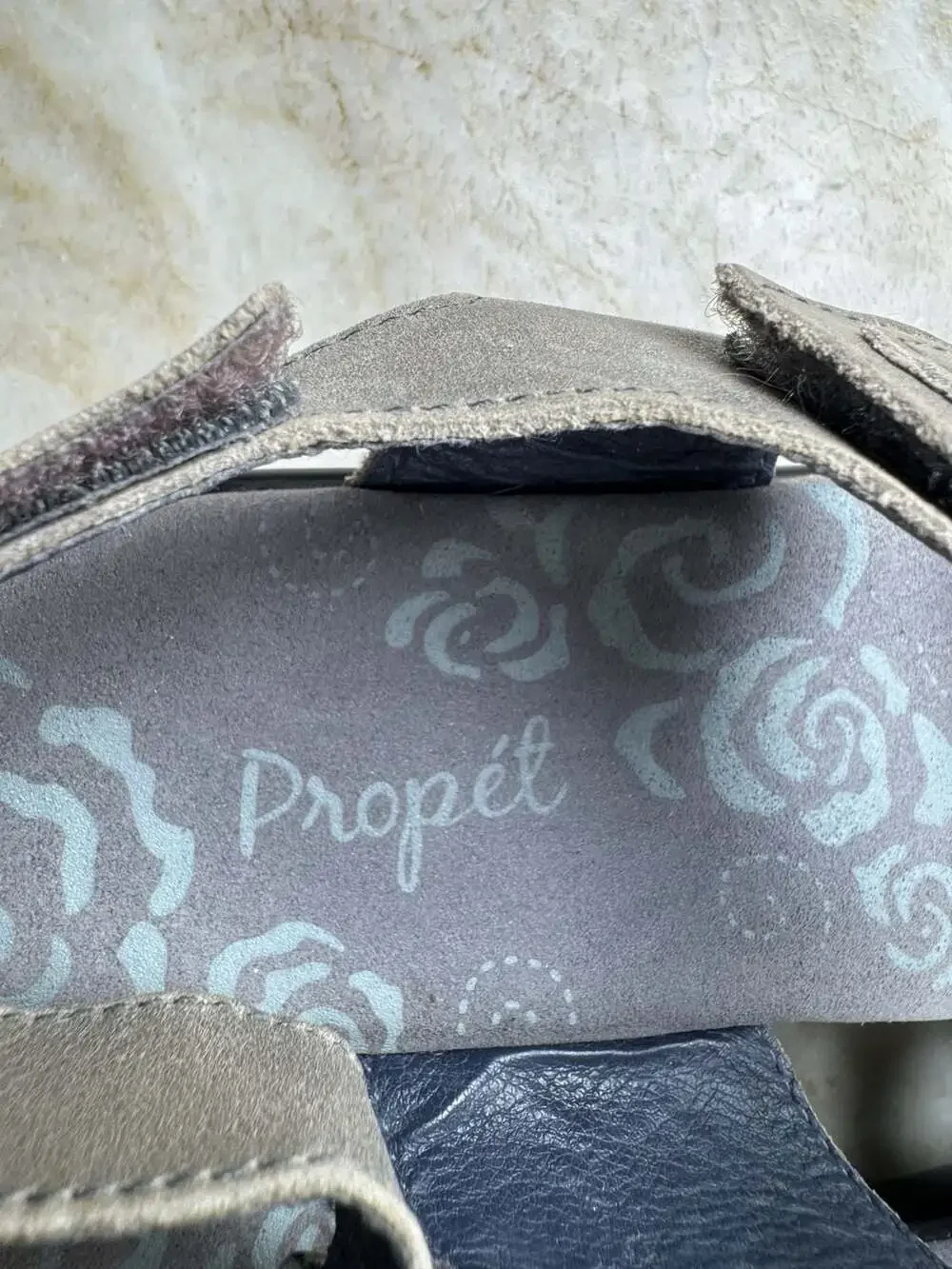 Propet Aurora Women’s Gray Leather Strappy Comfort Sandals Size 9 M Hook Loop